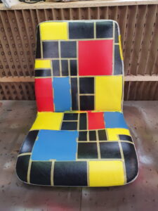 Le-Cuir-des-Hommes_recoloration-fauteuil-inspiration_Mondrian_04