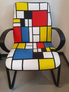 Le-Cuir-des-Hommes_recoloration-fauteuil-inspiration_Mondrian_05